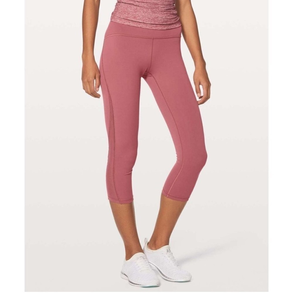 LULULEMON Train Times Crop *21" in So Merlot size 4